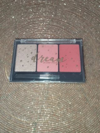 Paleta de coloretes con iluminador Le Due Makeup