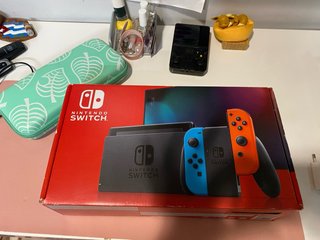 Nintendo Switch Roja y Azul usada muy poco