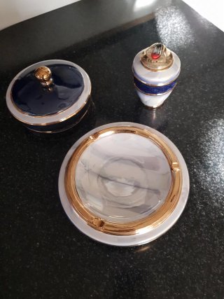 Juego de fumador: cenicero, mechero y caja