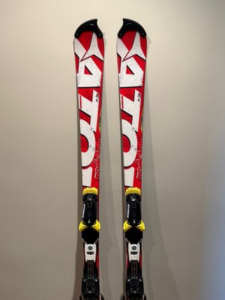IMPRESIONANTES ESQUIS SLALOM ATOMIC REDSTER SL