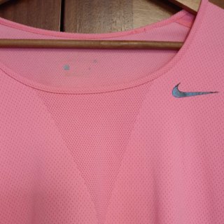 Camiseta Nike Rosa