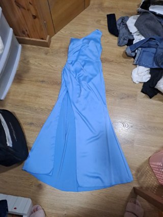 Vestido fiesta azul asimétrico
