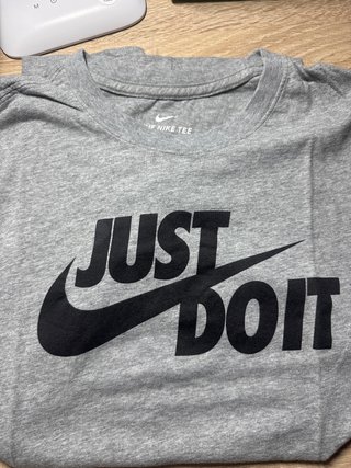 Camiseta Nike Just Do It Gris