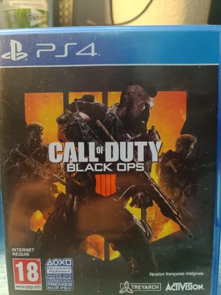 Call of Duty Black Ops 3 e 4 (PS4)