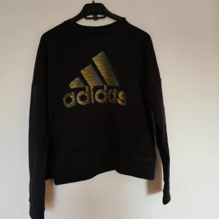 Sudadera Adidas negra con logo dorado
