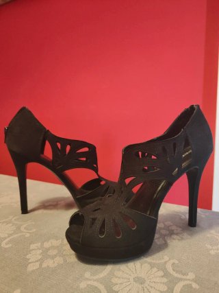 Zapatos de tacón negros con plataforma