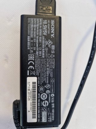 Cargador Sony VGP-AC10V10 10.5V/5V 45W