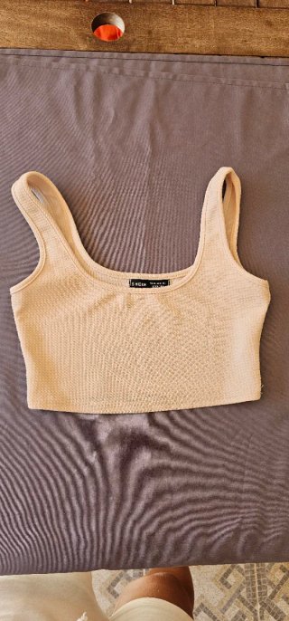 Top SHEIN beige talla XS