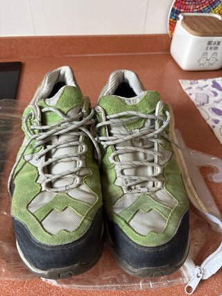 Zapatos de montaña Quechua repele el agua