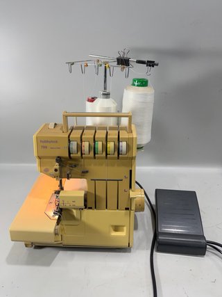 Máquina de Coser Remalladora Pfaff Hobbylock 799
