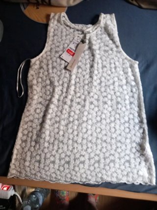 Camiseta Stradivarius floral blanca Talla M