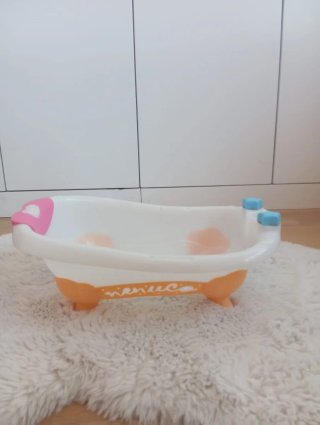Pequeña bañera para muñecos Nenuco