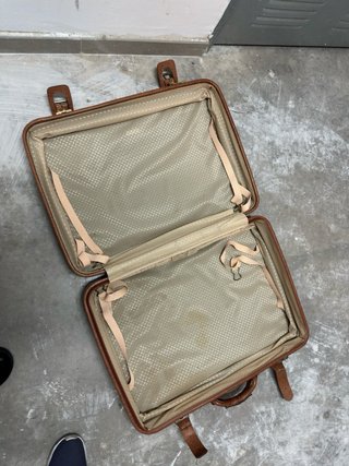 Maleta vintage de cuero marrón
