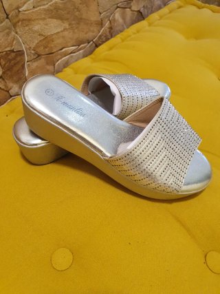Sandalias Plateadas K-manlisa Talla 41