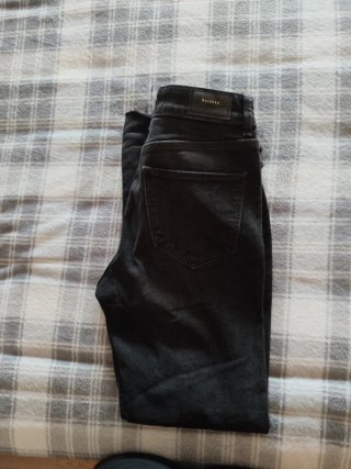 Pantalón vaquero negro Bershka