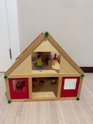 Casita de muñecas de madera