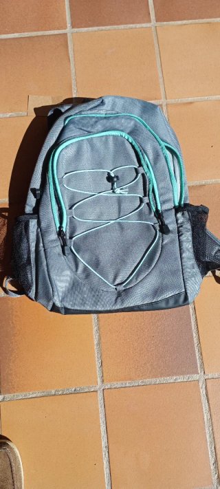 Mochila nevera gris y turquesa