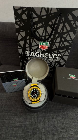 Reloj TAG Heuer Amarillo y Negro
