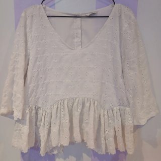 Blusa ONLY blanca bordada volantes talla S