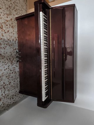 Piano Vertical Horugel