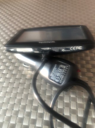 GPS TomTom con cargador