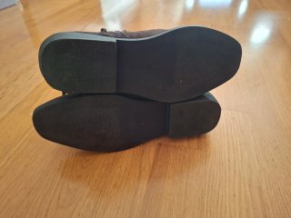 Botines con flecos marrones para niña