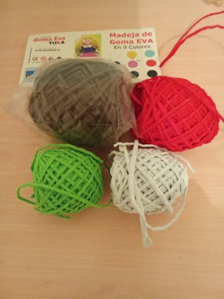 Set de 4 Bobinas de Cintas y Abalorios