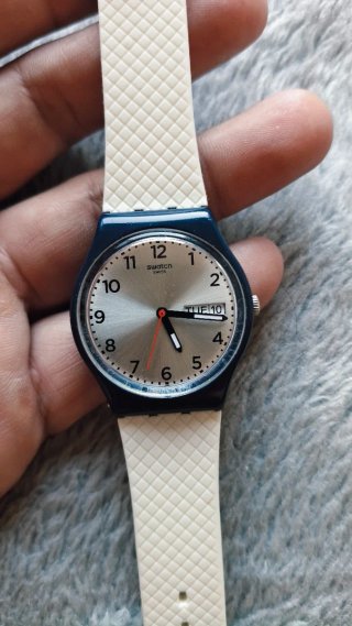 Reloj Swatch Mujer Azul y Blanco