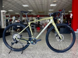 Bicicleta Gravel Merida Silex 7000 Carbono