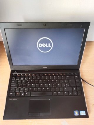 Portátil DELL Latitude 3330