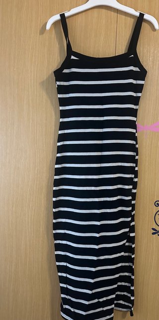 Vestido de rayas blanco y negro