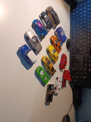 Lote de 14 coches de juguete variados