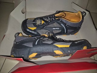 Zapatillas Trekking Quechua Talla 45