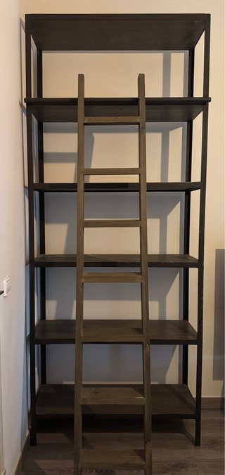 Estantería de Hierro Forjado con Escalera