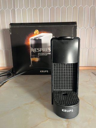 Cafetera Nespresso Essenza Mini