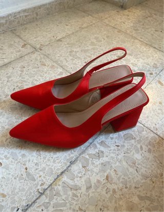 Zapatos destalonados rojos