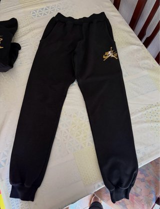 Conjunto deportivo hombre.