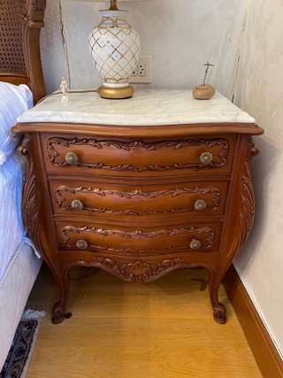 Mesitas de noche de madera y mármol