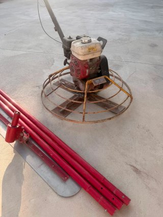 Pulidora de hormigón con regla vibrante