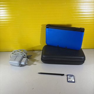 Nintendo 3DS XL Blu con caricatore e stilo
