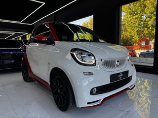 Smart ForTwo Coupe 66 Ushuaia Limited Edition Auto 66 kW (90 CV)
