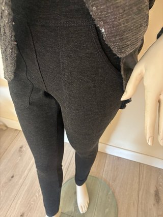 Conjunto Legging  gris: top y bimaterial