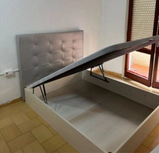 Divani letto in legno e tessuto