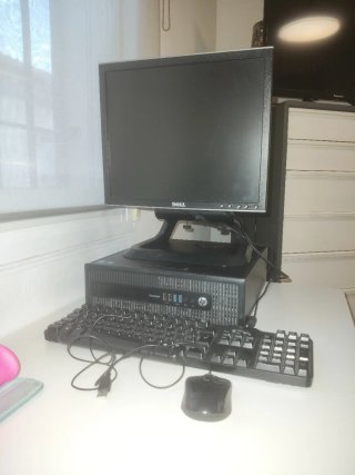 Ordenador Torre HP con Pantalla Dell