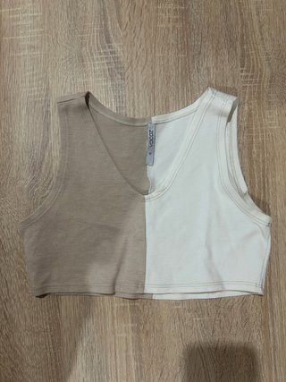 Crop Top marca 🇨🇴 ZOOCA Beige y Blanco Talla S