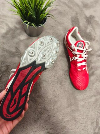 Zapatillas de clavos Saucony rojas
