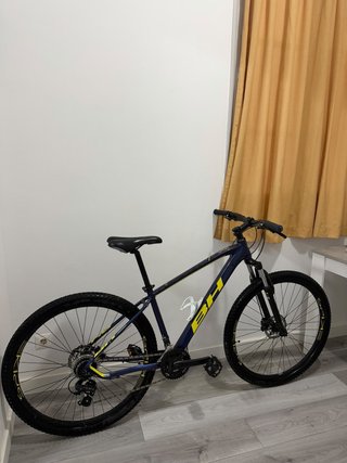 Bicicleta de Montaña BH Azul y Amarilla