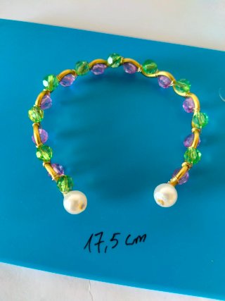 Pulsera de cuentas dorada y perlas