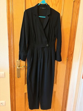 Mono Mango negro elegante