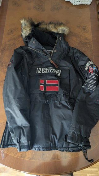 Parka geographical norway boomerang negra. Talla M